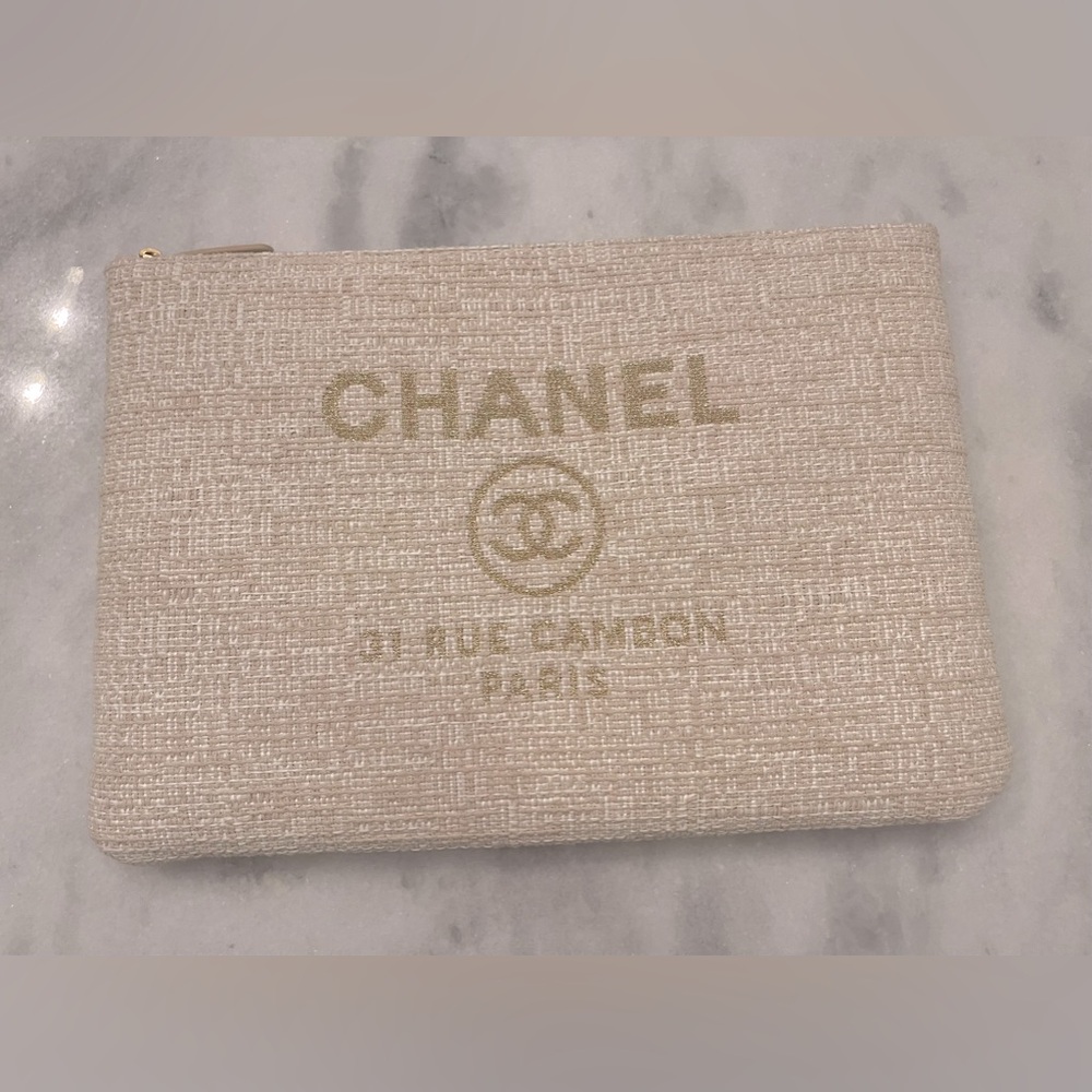 Chanel Deauville O-Case - Picture 5 of 9